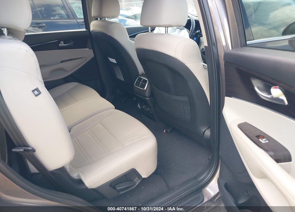 2019 KIA SORENTO 2.4L LX VIN: 5XYPGDA37KG437159