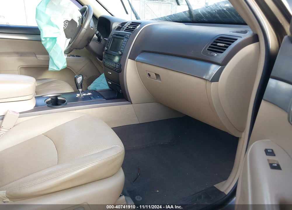 2009 KIA BORREGO EX V8 VIN: KNDJH742695021064
