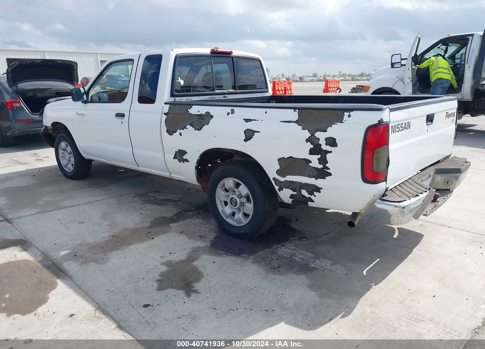 2000 NISSAN FRONTIER XE VIN: 1N6DD26S0YC393385