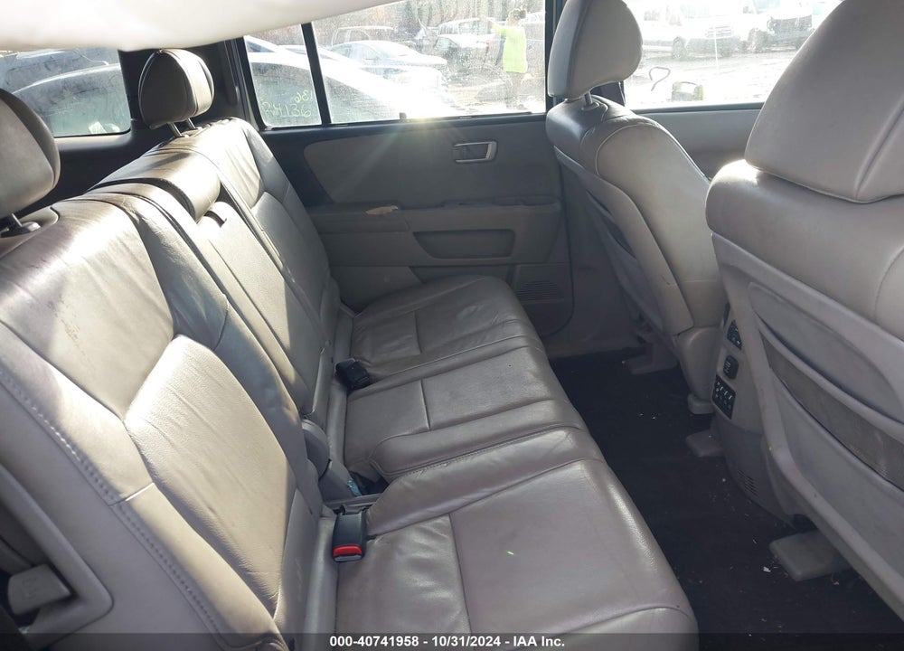 2010 HONDA PILOT TOURING VIN: 5FNYF4H94AB023344