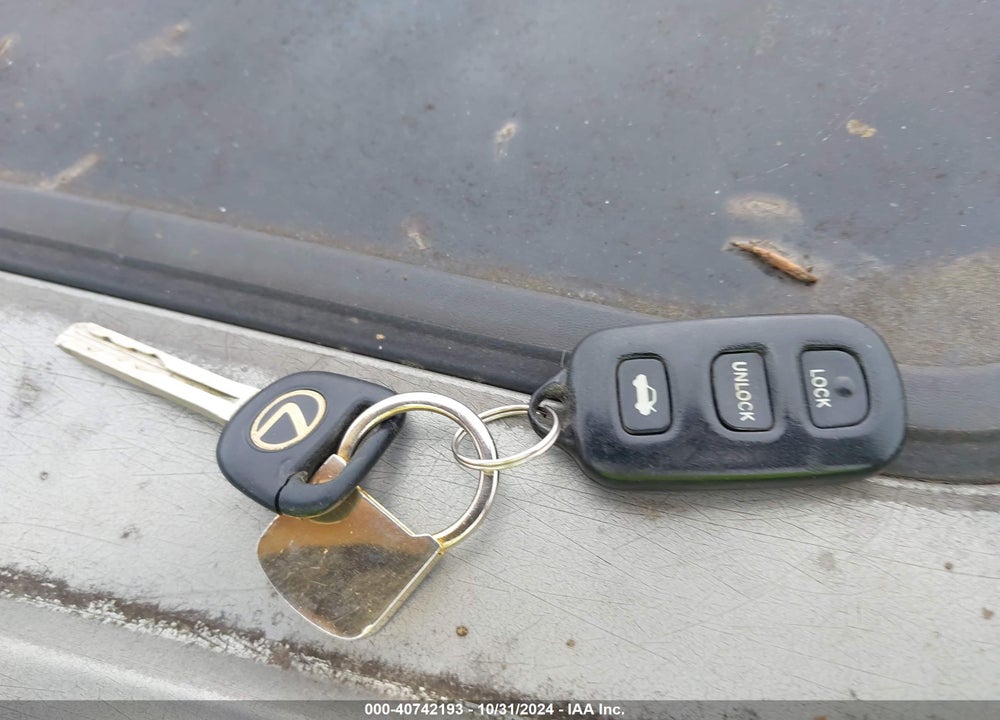1997 LEXUS ES 300 VIN: JT8BF22G9V0009217