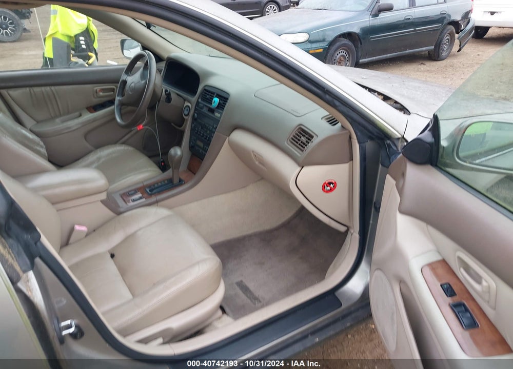 1997 LEXUS ES 300 VIN: JT8BF22G9V0009217