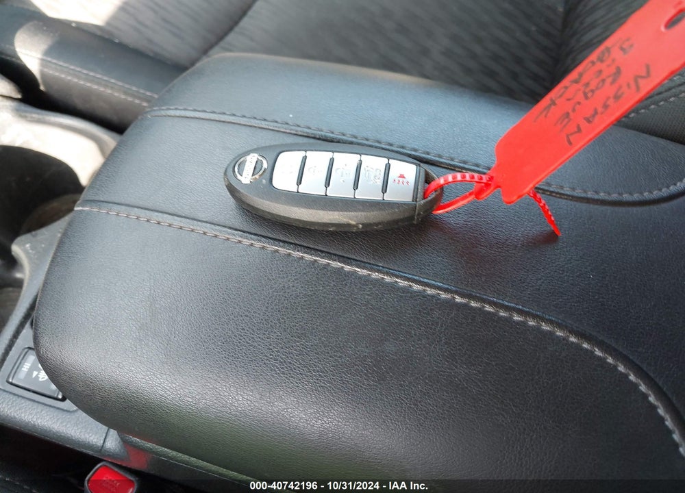 2018 NISSAN ROGUE SV VIN: 5N1AT2MVXJC843826