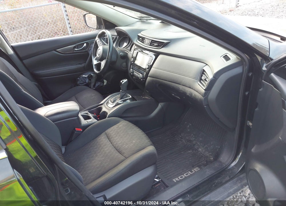 2018 NISSAN ROGUE SV VIN: 5N1AT2MVXJC843826