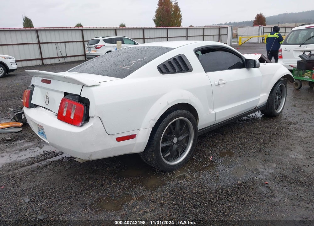 2005 FORD MUSTANG V6 DELUXE/V6 PREMIUM VIN: 1ZVFT80N455128096