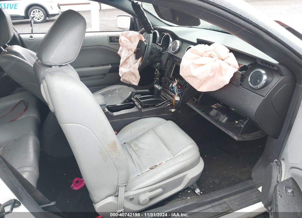2005 FORD MUSTANG V6 DELUXE/V6 PREMIUM VIN: 1ZVFT80N455128096
