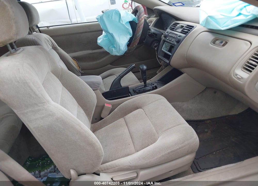 1998 HONDA ACCORD LX VIN: 1HGCG3244WA013199