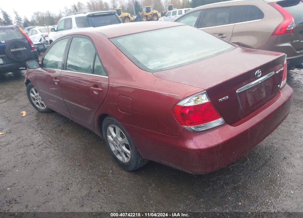 2005 TOYOTA CAMRY XLE V6 VIN: 4T1BF30K15U085257