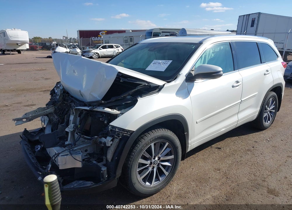 2017 TOYOTA HIGHLANDER XLE VIN: 5TDJZRFH2HS519670