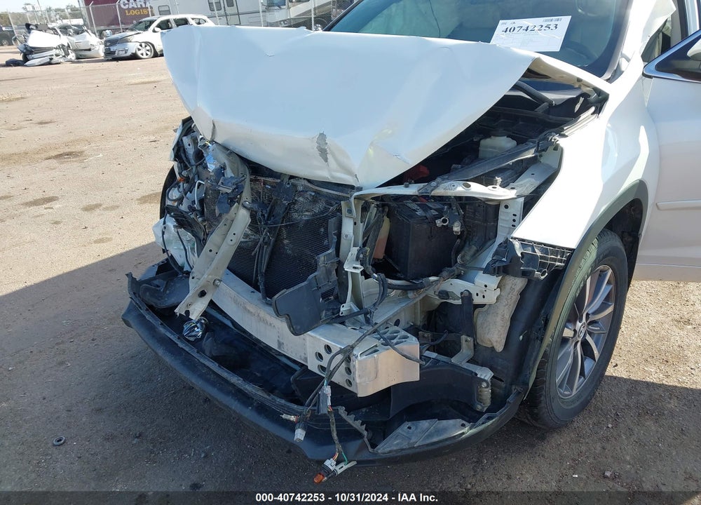2017 TOYOTA HIGHLANDER XLE VIN: 5TDJZRFH2HS519670