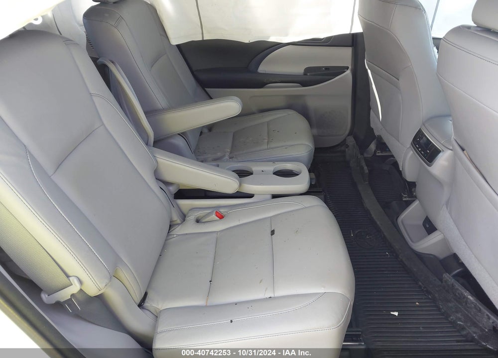 2017 TOYOTA HIGHLANDER XLE VIN: 5TDJZRFH2HS519670