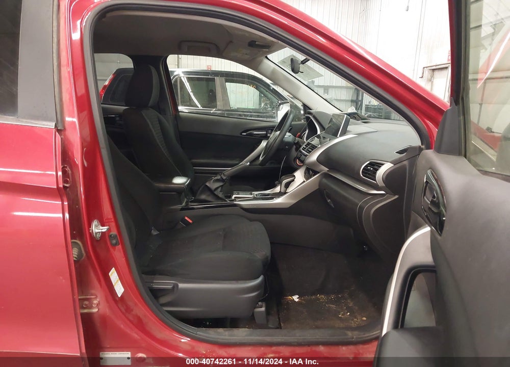 2018 MITSUBISHI ECLIPSE CROSS LE VIN: JA4AT4AA7JZ066160