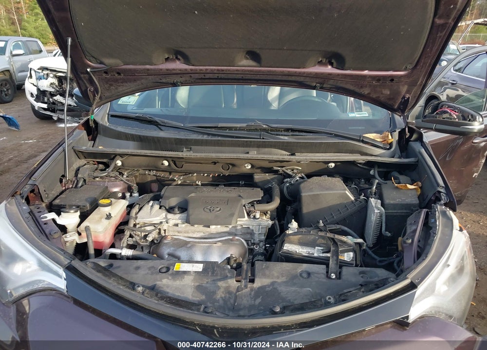 2017 TOYOTA RAV4 SE VIN: 2T3JFREV5HW635637