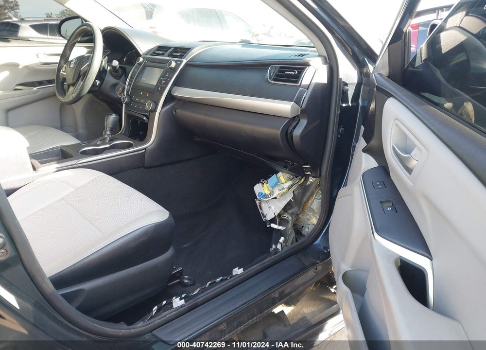 2017 TOYOTA CAMRY SE VIN: 4T1BF1FK2HU330518