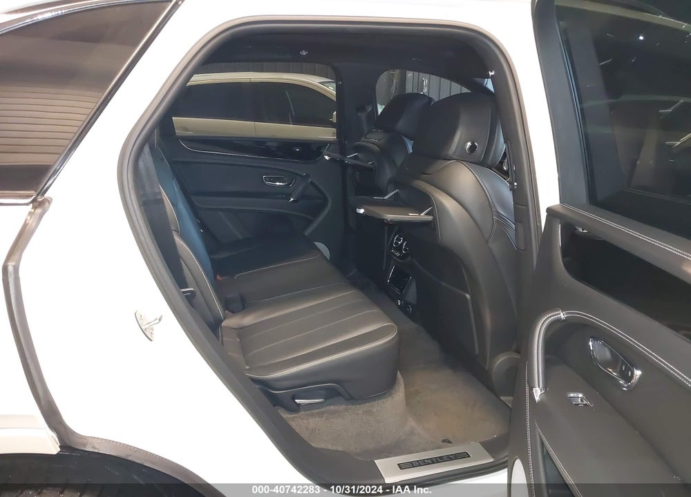 2018 BENTLEY BENTAYGA ACTIVITY EDITION/BLACK EDITION/MULLINER/ONYX EDITION/W12 VIN: SJAAC2ZV3JC018578