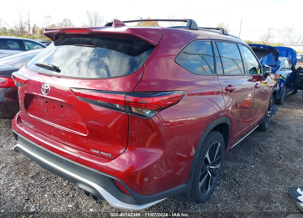 2022 TOYOTA HIGHLANDER XSE VIN: 5TDLZRBH4NS257810