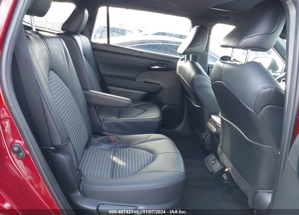 2022 TOYOTA HIGHLANDER XSE VIN: 5TDLZRBH4NS257810