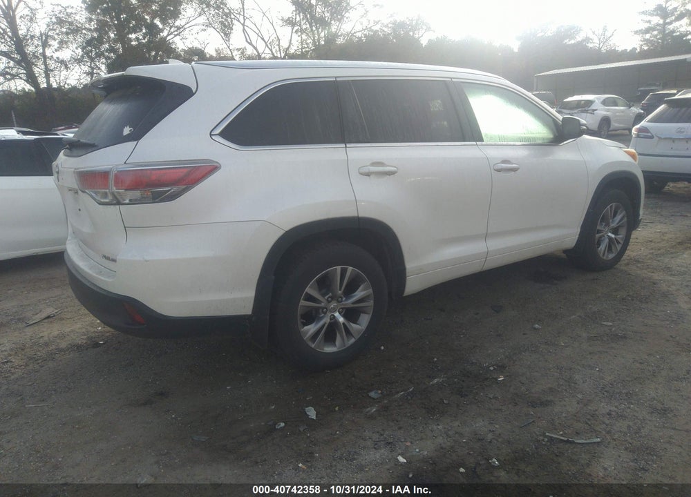 2014 TOYOTA HIGHLANDER XLE V6 VIN: 5TDJKRFH9ES013091
