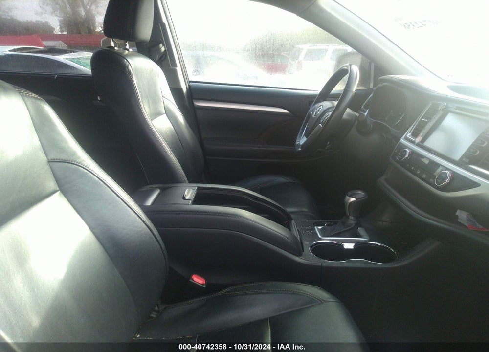 2014 TOYOTA HIGHLANDER XLE V6 VIN: 5TDJKRFH9ES013091