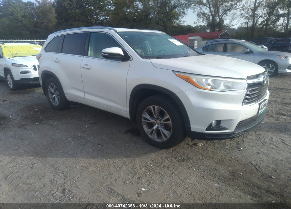 2014 TOYOTA HIGHLANDER XLE V6 VIN: 5TDJKRFH9ES013091