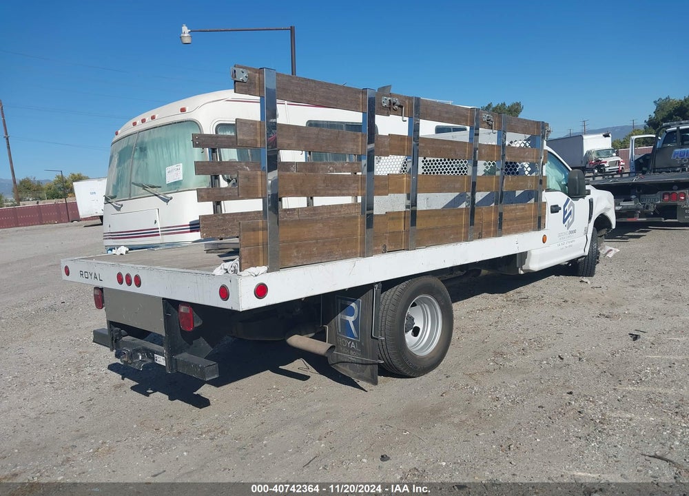 2021 FORD F-350 CHASSIS XL VIN: 1FDRF3G60MEC14749