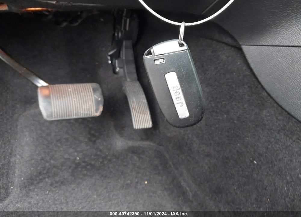 2015 JEEP GRAND CHEROKEE SUMMIT VIN: 1C4RJEJT2FC620284