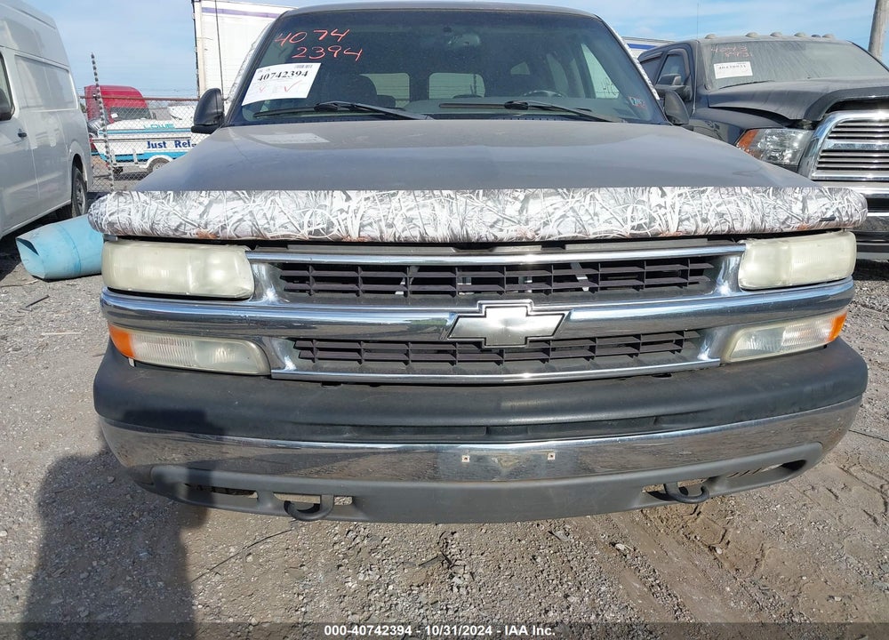 2001 CHEVROLET SUBURBAN 1500 LS VIN: 3GNFK16T71G194588