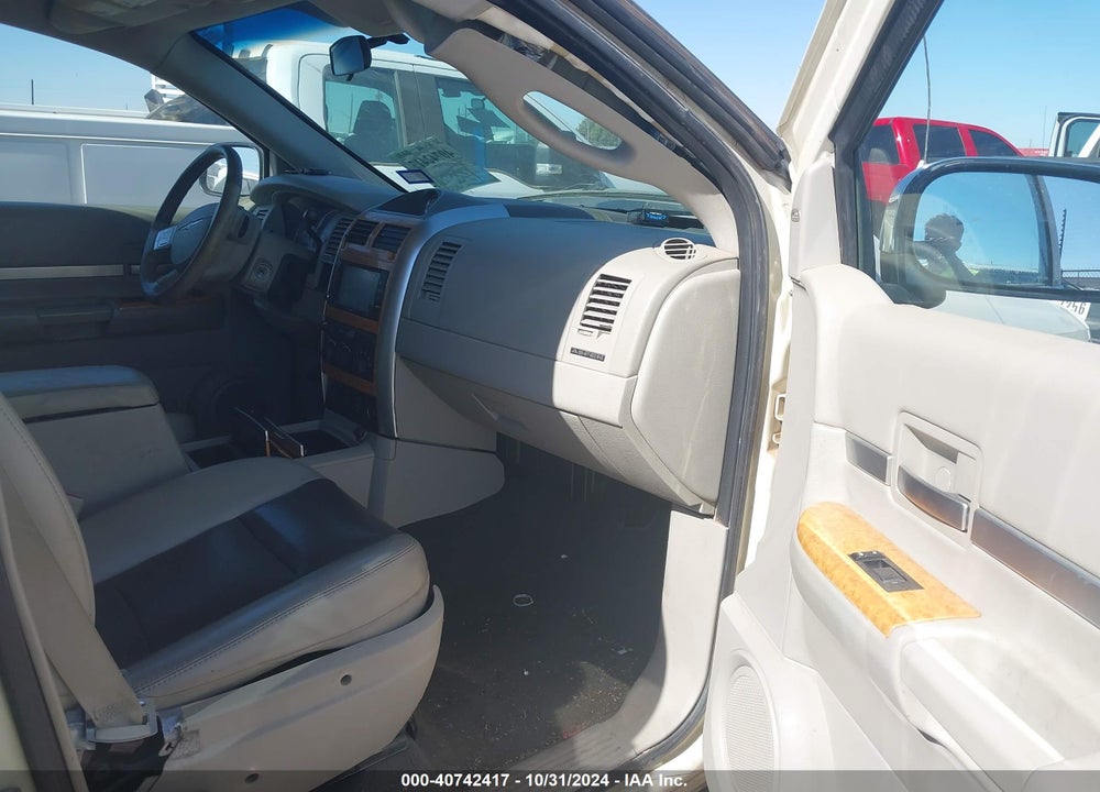 2008 CHRYSLER ASPEN LIMITED VIN: 1A8HX58238F159016