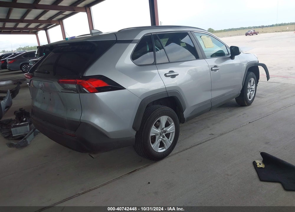 2021 TOYOTA RAV4 XLE VIN: 2T3W1RFV4MC086124