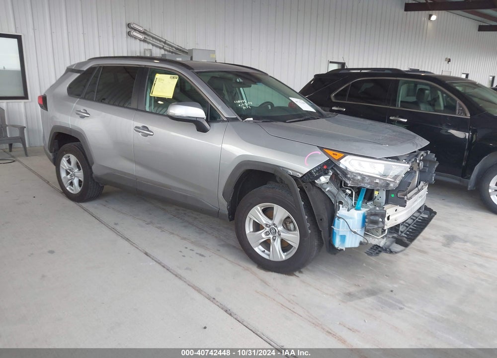 2021 TOYOTA RAV4 XLE VIN: 2T3W1RFV4MC086124