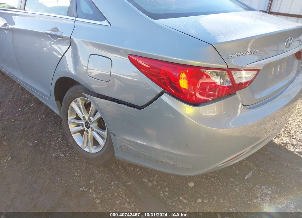 2013 HYUNDAI SONATA VIN: 5NPEB4AC8DH704102