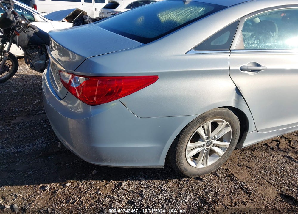 2013 HYUNDAI SONATA VIN: 5NPEB4AC8DH704102