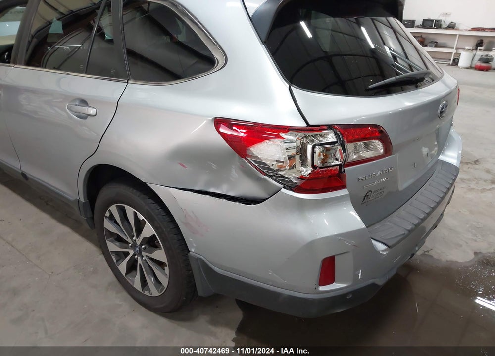 2017 SUBARU OUTBACK 2.5I LIMITED VIN: 4S4BSANC4H3231484