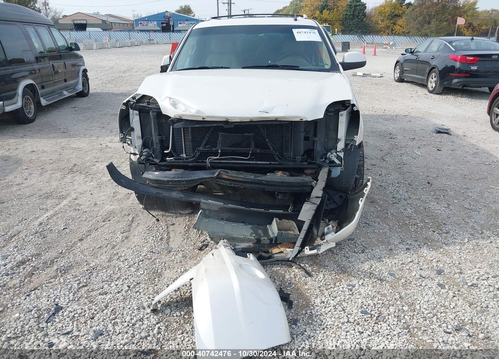 2013 GMC YUKON XL 1500 VIN: 1GKS2MEF0DR211857