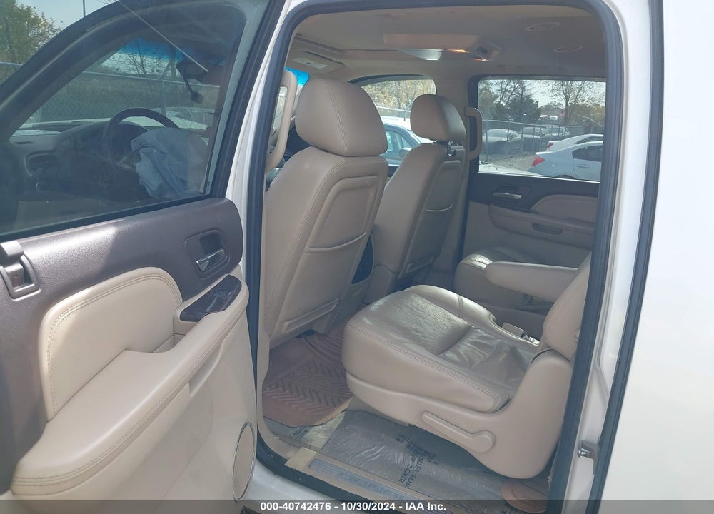 2013 GMC YUKON XL 1500 VIN: 1GKS2MEF0DR211857