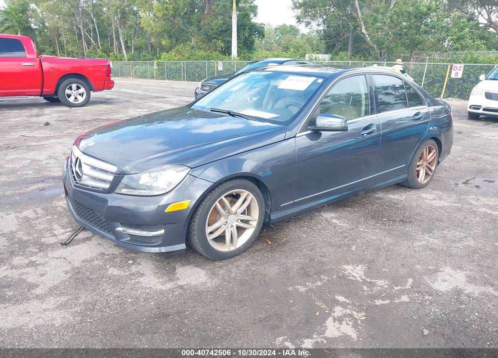 2013 MERCEDES-BENZ C 250 LUXURY/SPORT VIN: WDDGF4HBXDR275487