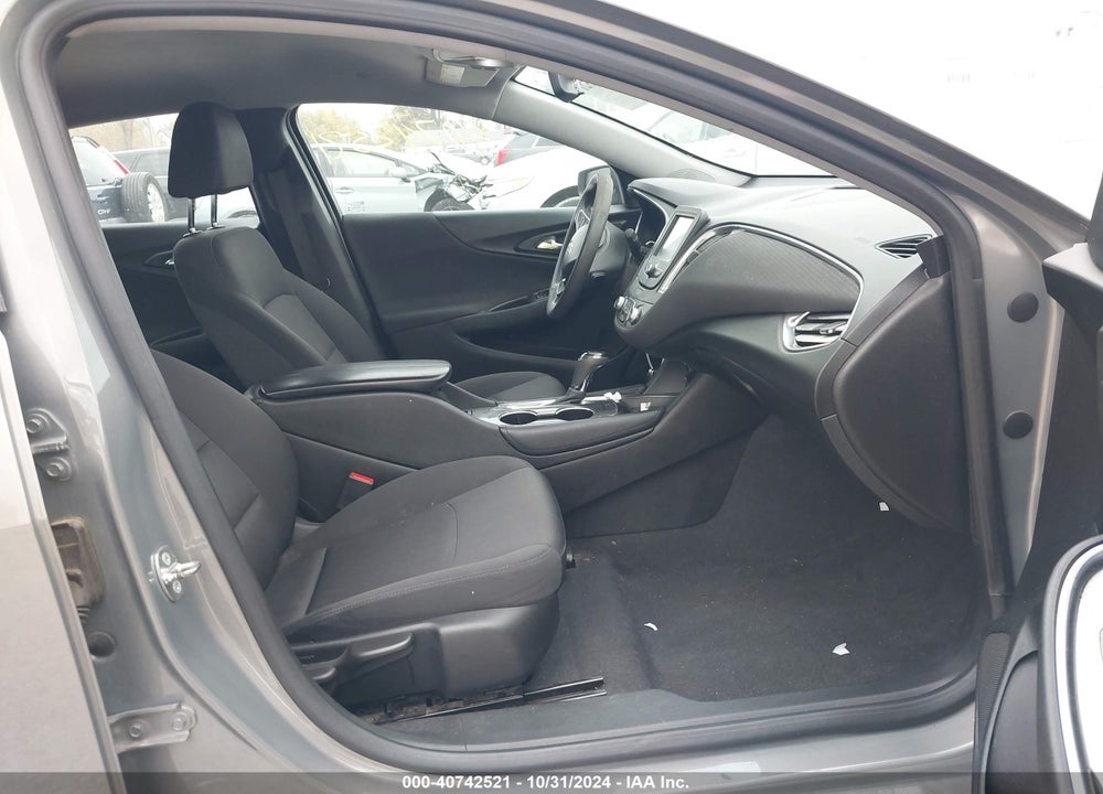 2018 CHEVROLET MALIBU LT VIN: 1G1ZD5ST7JF141526