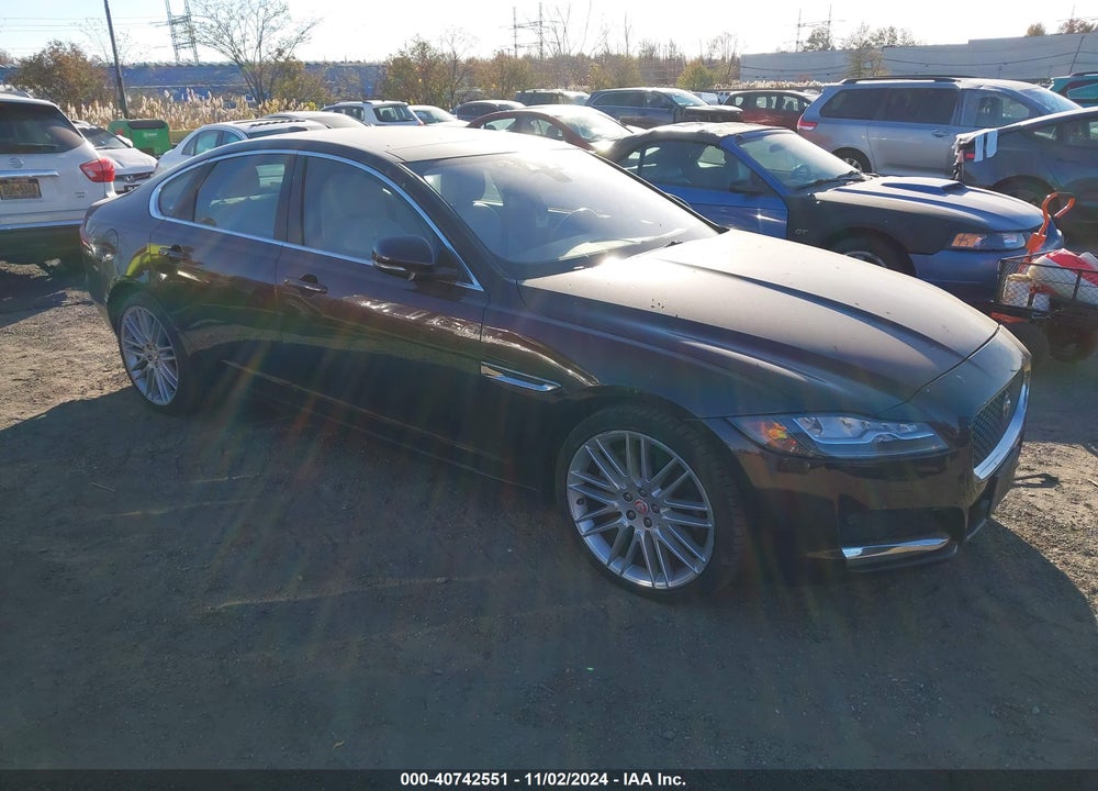 2016 JAGUAR XF 35T PRESTIGE VIN: SAJBE4BVXGCY06884