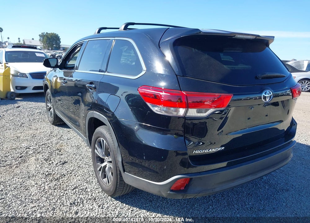2019 TOYOTA HIGHLANDER LE VIN: 5TDZARFH0KS057448
