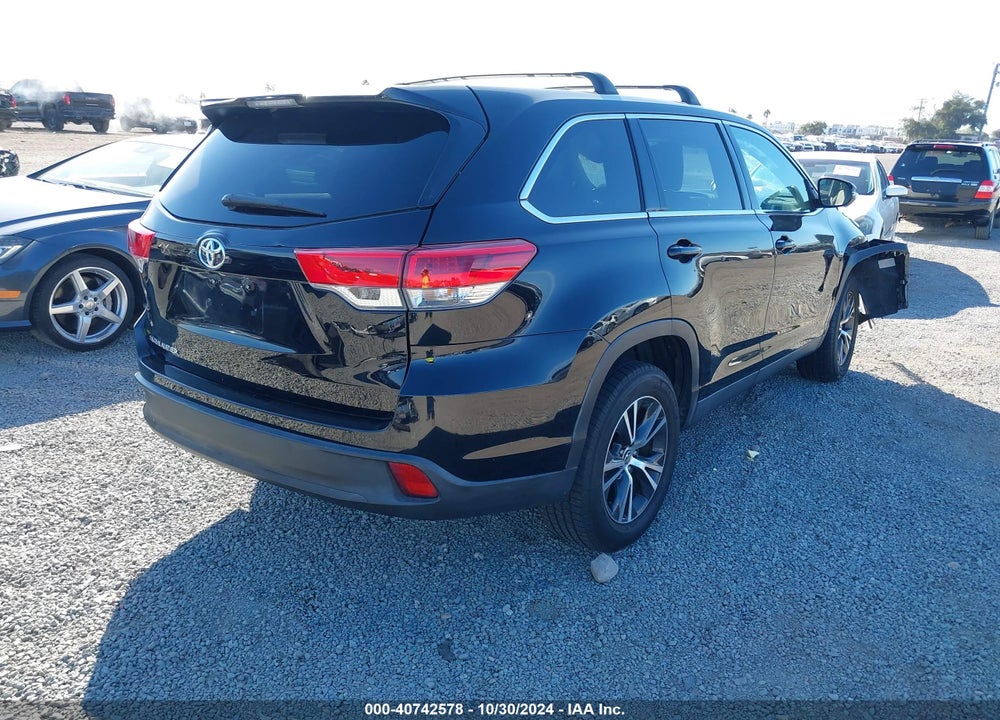 2019 TOYOTA HIGHLANDER LE VIN: 5TDZARFH0KS057448