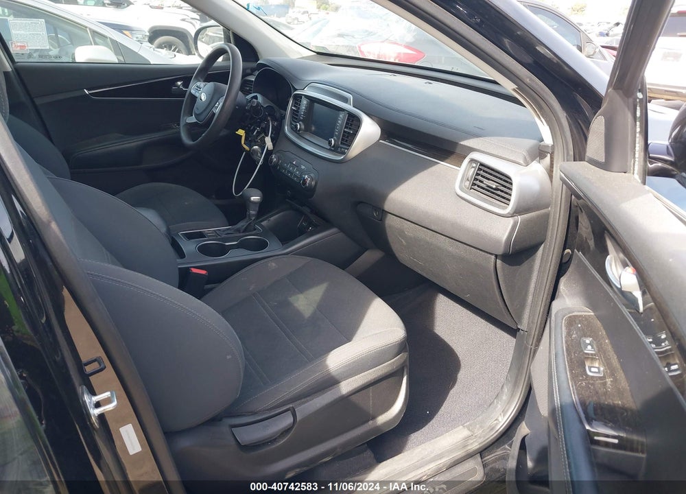 2019 KIA SORENTO 2.4L LX VIN: 5XYPG4A37KG507226