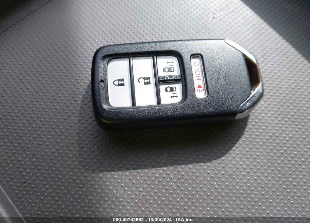 2016 HONDA ODYSSEY SE VIN: 5FNRL5H32GB163030