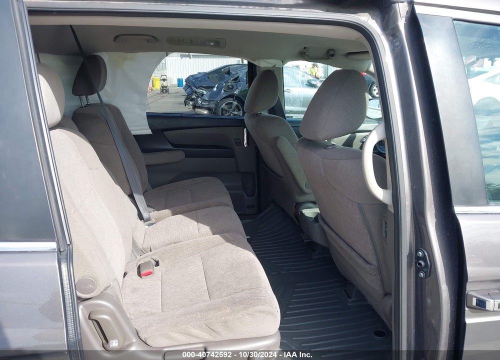 2016 HONDA ODYSSEY SE VIN: 5FNRL5H32GB163030