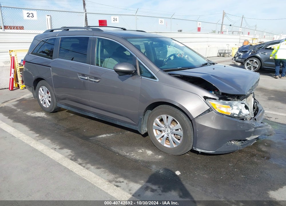 2016 HONDA ODYSSEY SE VIN: 5FNRL5H32GB163030