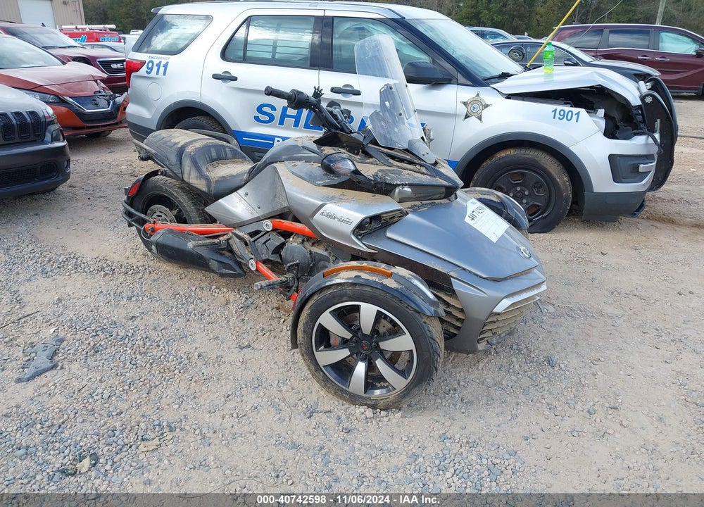 2015 CAN-AM SPYDER ROADSTER F3/F3-S VIN: 2BXRDCD28FV001833