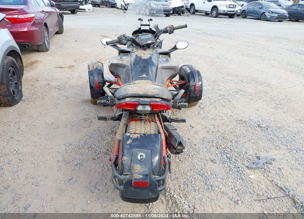 2015 CAN-AM SPYDER ROADSTER F3/F3-S VIN: 2BXRDCD28FV001833