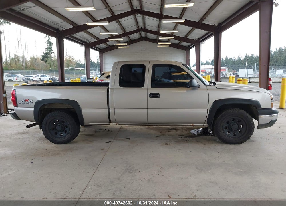 2005 CHEVROLET SILVERADO 1500 LS VIN: 1GCEK19T65E209157
