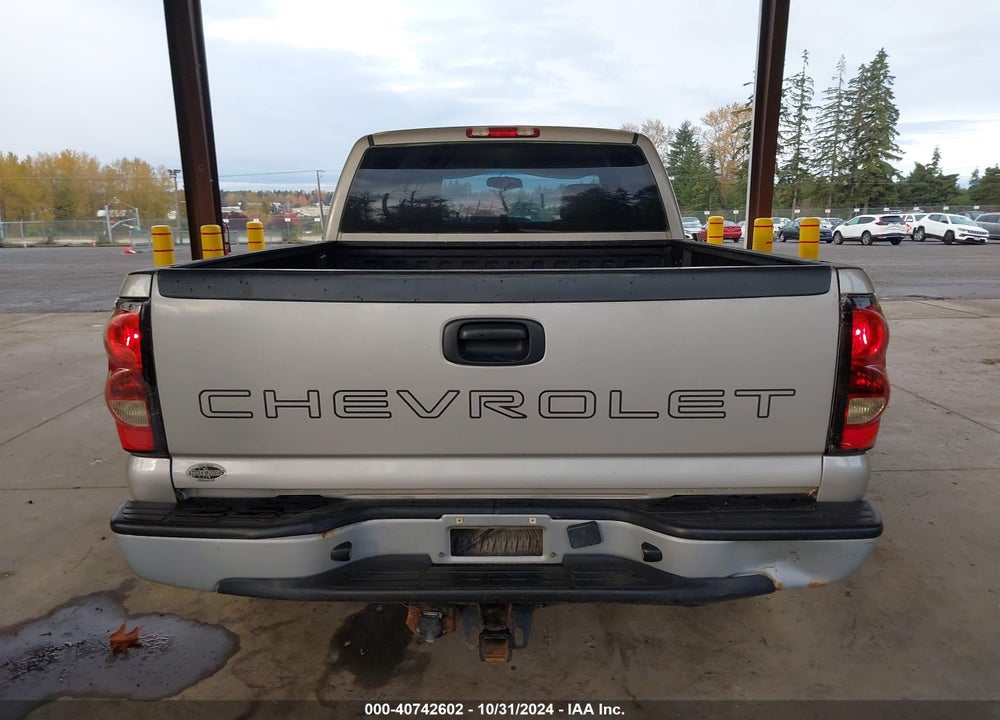 2005 CHEVROLET SILVERADO 1500 LS VIN: 1GCEK19T65E209157