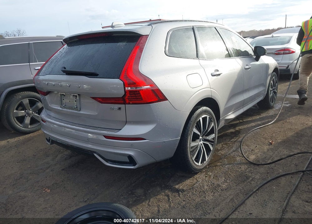 2023 VOLVO XC60 B5 PLUS DARK THEME VIN: YV4L12RW6P1390908