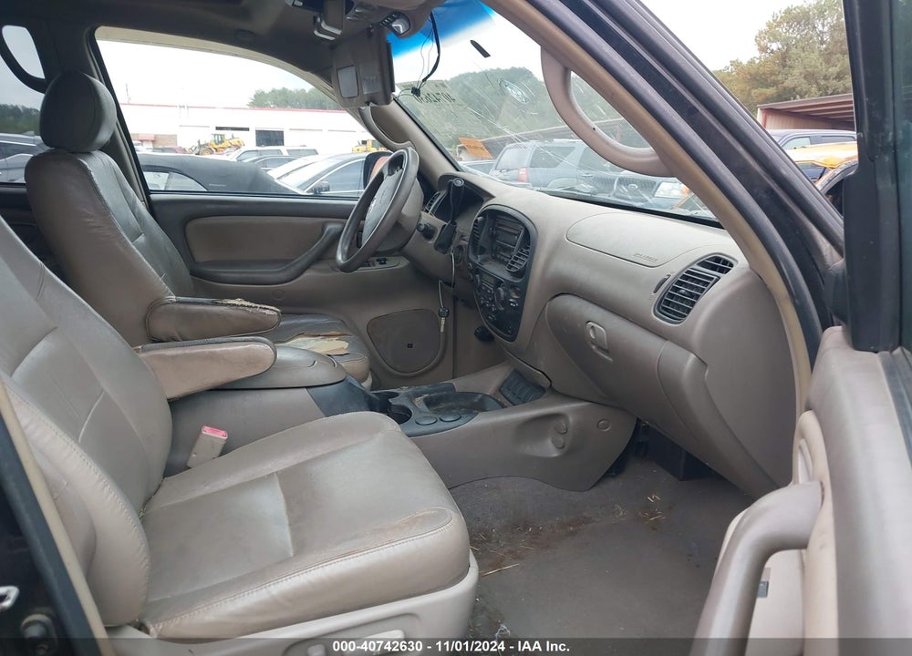 2005 TOYOTA SEQUOIA SR5 V8 VIN: 5TDZT34A25S255000